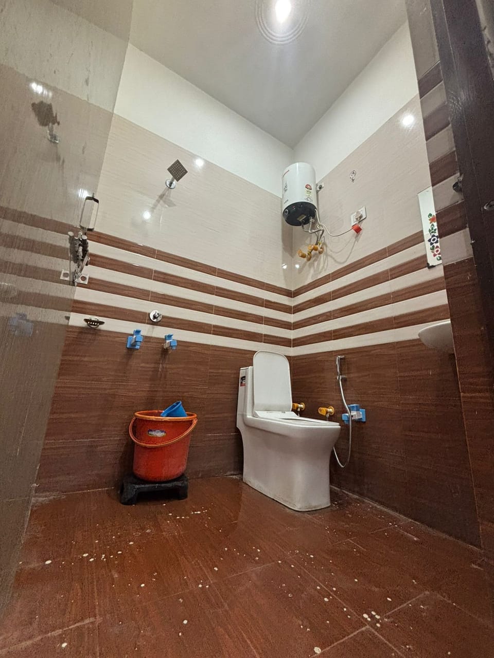 Shower, towels, soap, shampoo