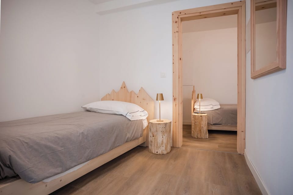 Twin Room, 2 Twin Beds | Down comforters, soundproofing, free WiFi, bed sheets