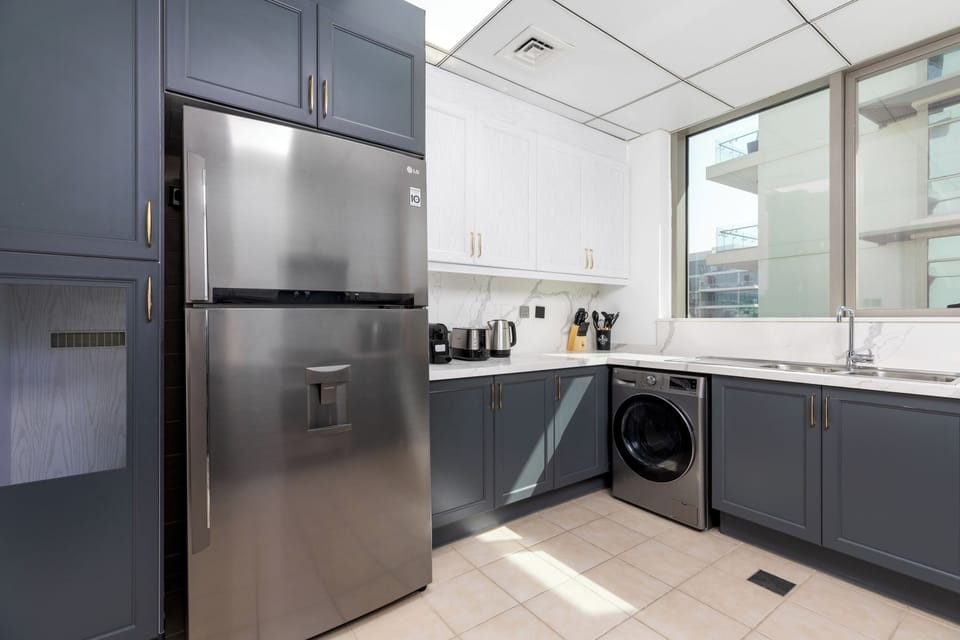 Deluxe Apartment, 3 Bedrooms | Private kitchen | Coffee/tea maker, electric kettle, toaster