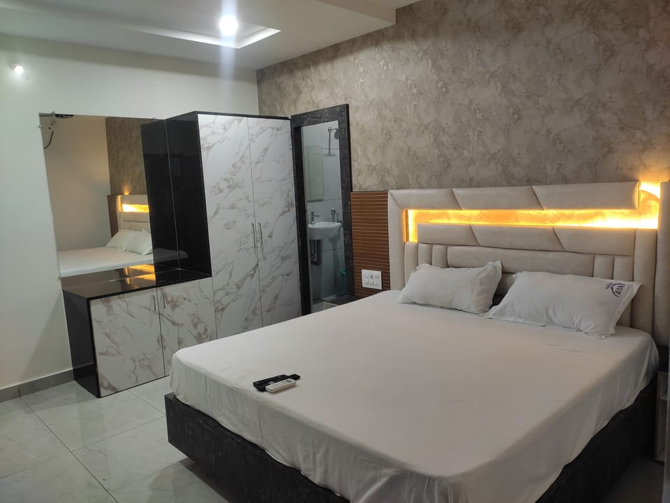 Deluxe Double Room | Free WiFi