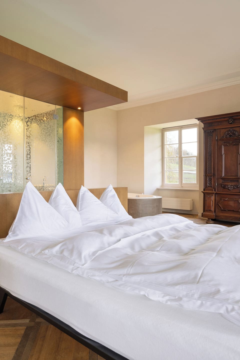 Suite | WiFi (free), bed sheets