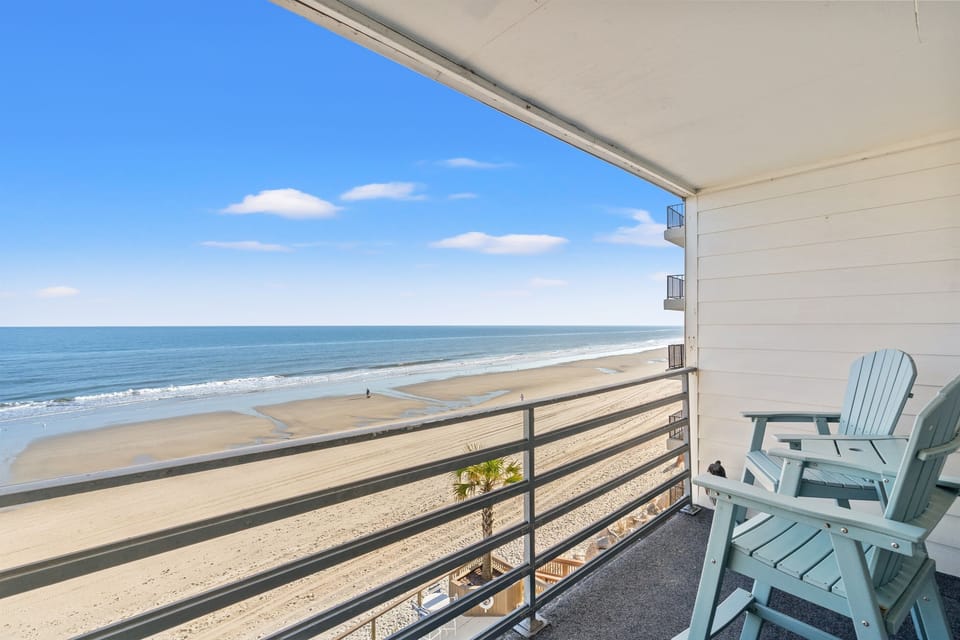 Amazing Oceanfront Balcony