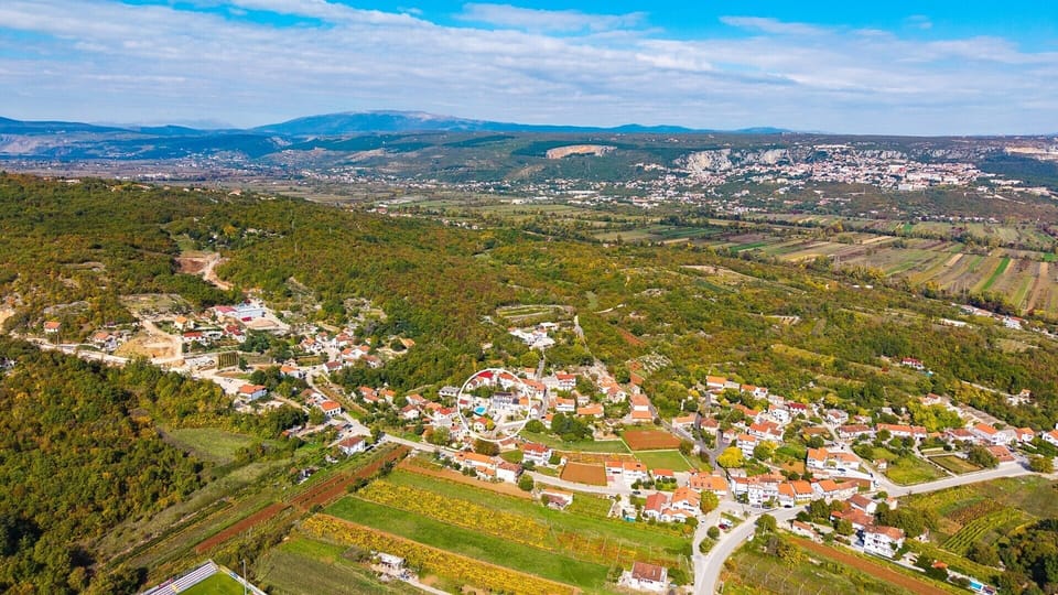 The villa is set in the charming Imotski valley, offering a calm pace of village life and views of the surrounding natural landscape.