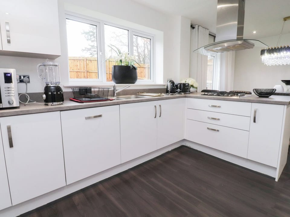 Cookware/dishes/utensils