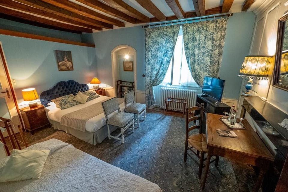 In-room safe, soundproofing, free WiFi