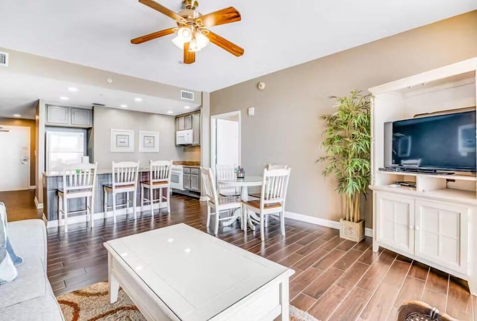 Condo, Multiple Beds (Sterling Reef 405) | Living area