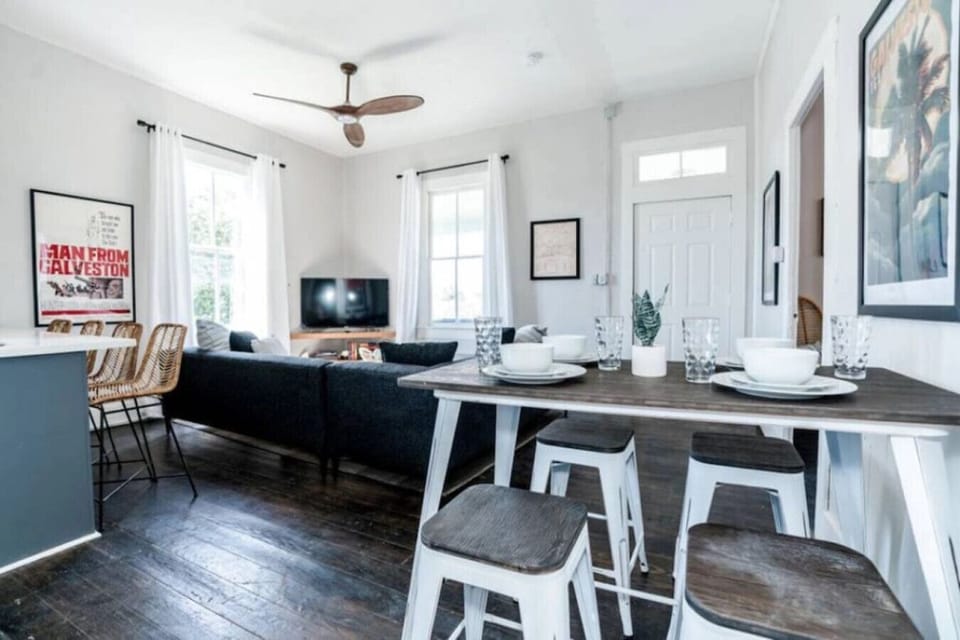 This dining area is located off the kitchen
