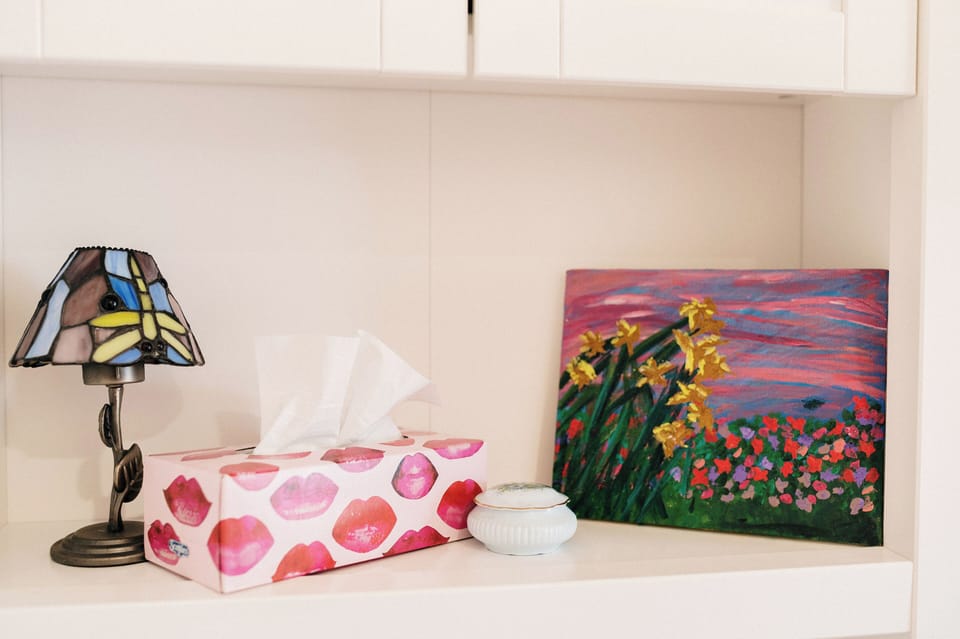 Sweet Surrender | Bathroom | Combined shower/tub, hair dryer, slippers, towels