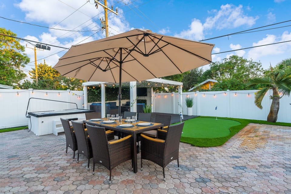Outdoor dining
