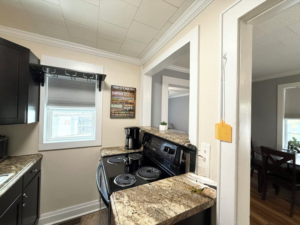 Remodeled kitchen- Ready to cook 