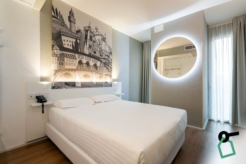 Double Room | In-room safe, free WiFi, bed sheets