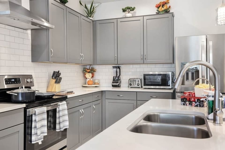 Fully equipped Kitchen-perfect for home-cooked meals."