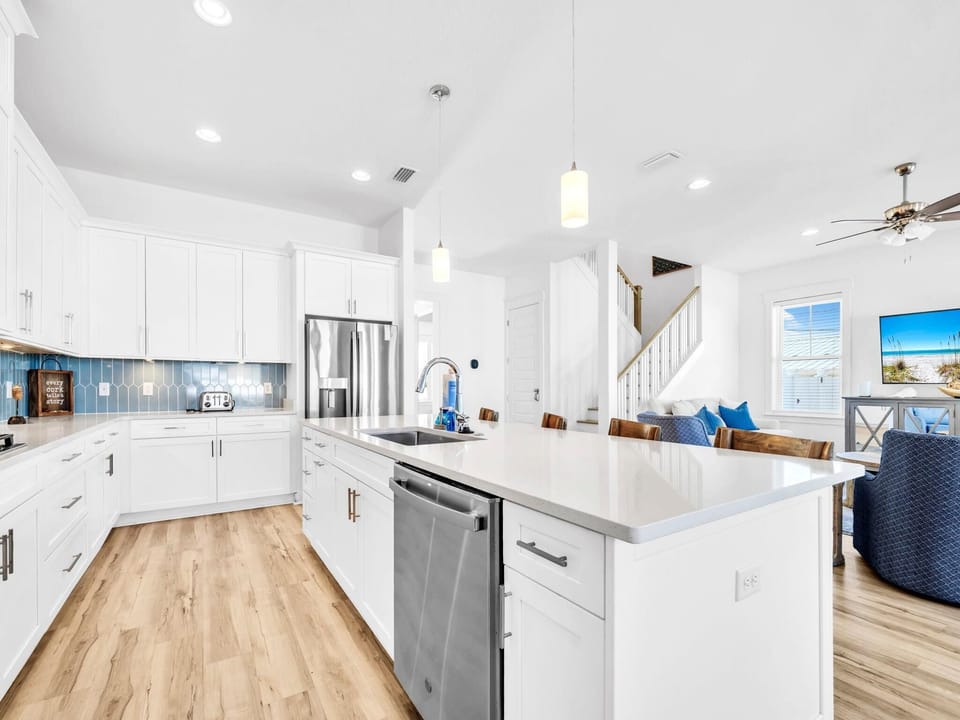 House, Multiple Beds (Salty Blue) | Private kitchen | Oven, toaster