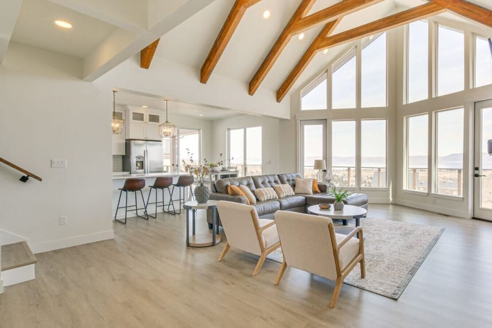Vaulted Great Room | Floor-to-Ceiling Windows, Mountain Views & Open-Concept Design