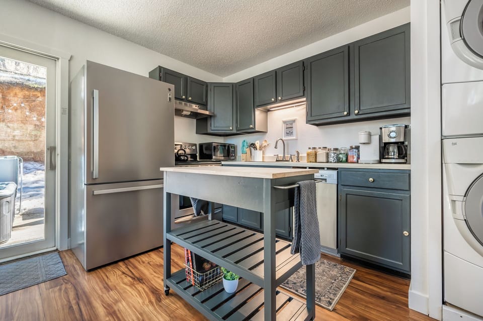 Cook your favorites in this fully stocked modern kitchen!