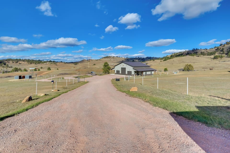 Property Exterior | Single-Story Unit | Surrounding Mountain Views