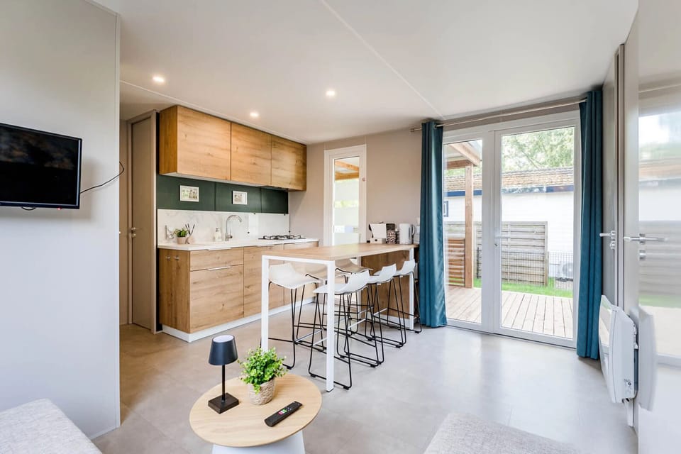 Camping Papillon Kinrooi – 82 - dining table