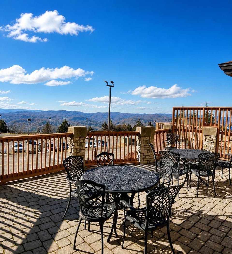 All Rimfire Guests can relax in the outdoor seating area while taking in beautiful mountain views.