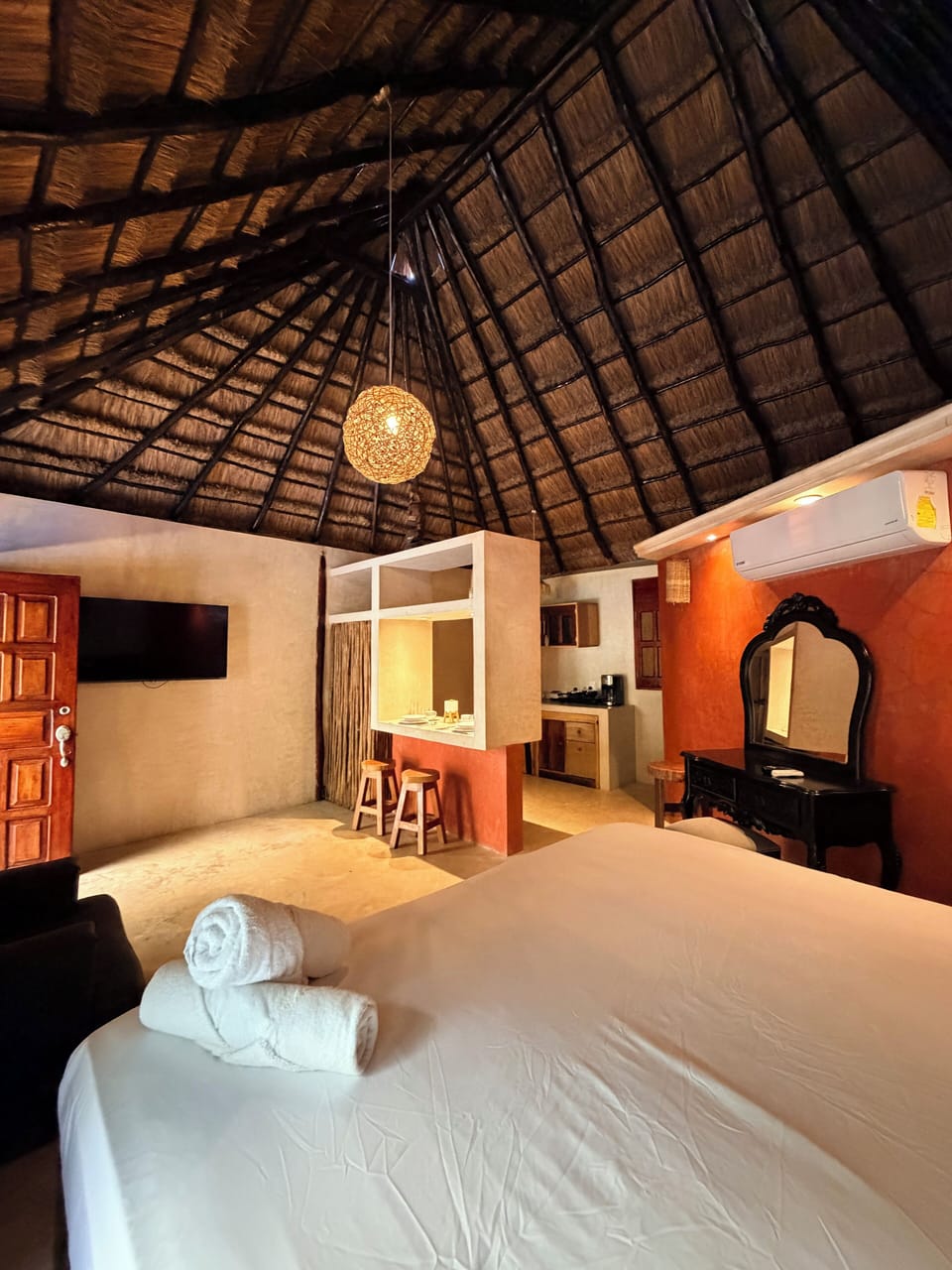 Deluxe Bungalow, Pool View | Minibar, in-room safe, free WiFi, bed sheets