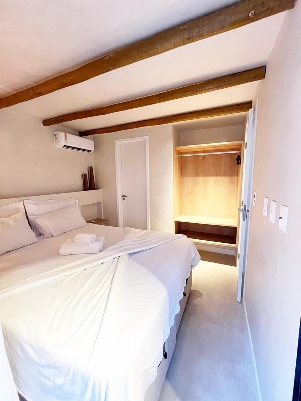 Apartment | Blackout drapes, iron/ironing board, free WiFi