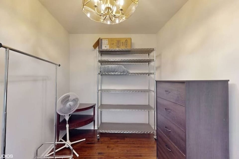 Convenient open space for cooking and enjoying meals