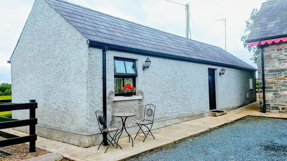 Lakeside Cottage at Muckno Lodge exterior