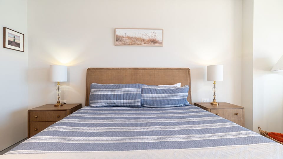 the king sized bed