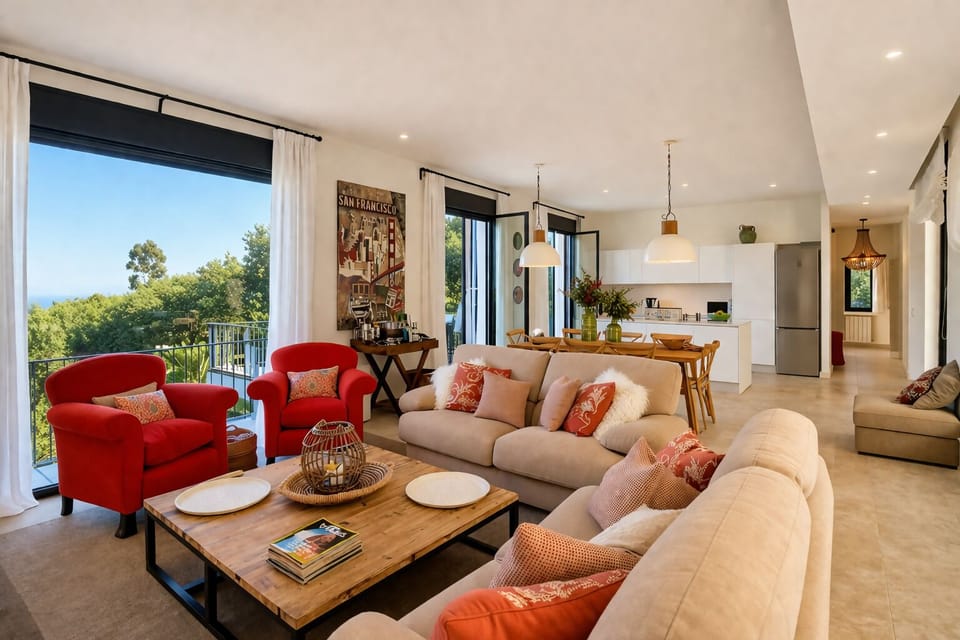 Communal lounge/ TV room,Bird's eye view,Balcony/Terrace,Kitchen or kitchenette,Living room,Dining area,Garden view