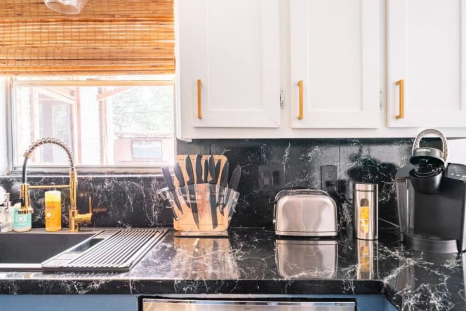 Cookware/dishes/utensils