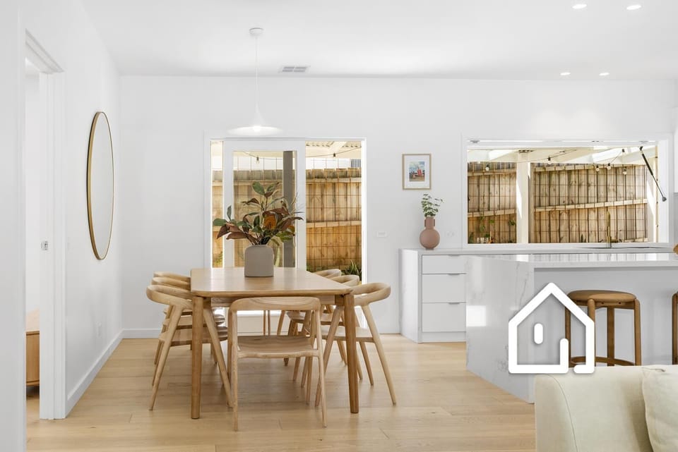 Indoor dining for eight