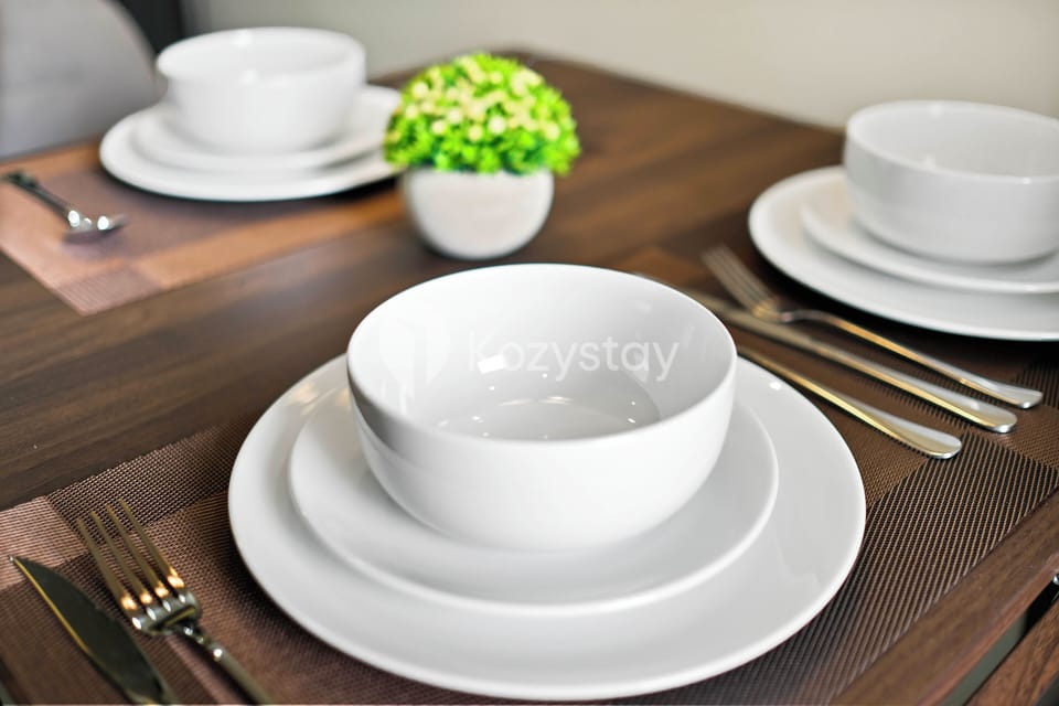 Apartment, 2 Bedrooms, City View | Dining room