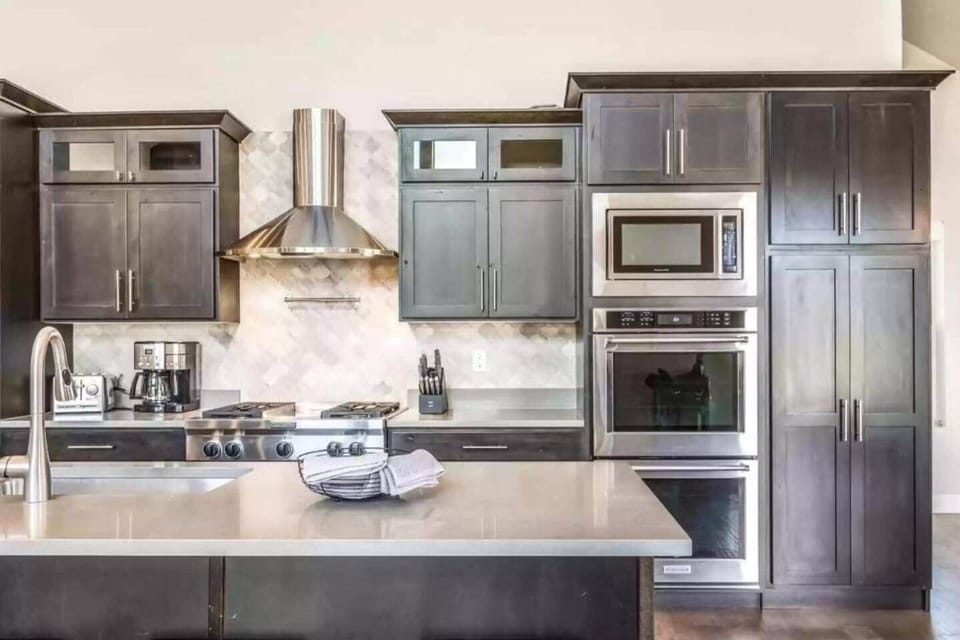 Kitchen with all the amenities 