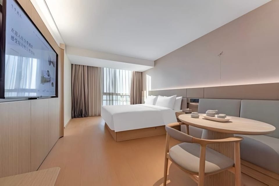 Business Double Room, City View | Desk, laptop workspace, iron/ironing board, free WiFi