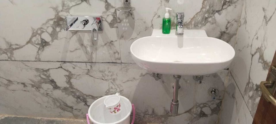 Deluxe Room | Bathroom