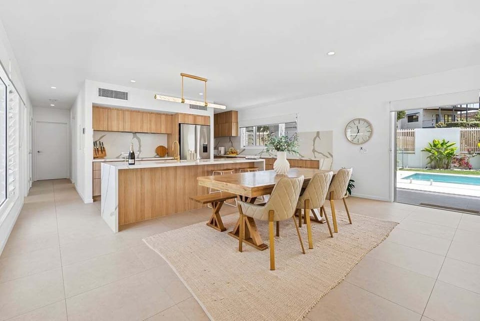 Open plan dining and fully equipped kitchen
