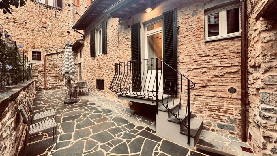 Balcony / Terrace / Patio, Building Exterior, Garden, Outdoor