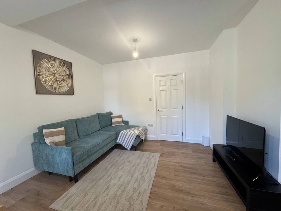 Apartment, 3 Bedrooms | Living room