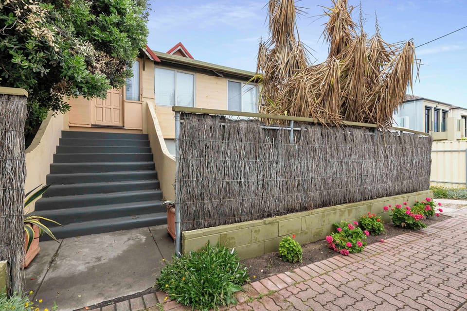 Building Front Entrance (note: stair access only)