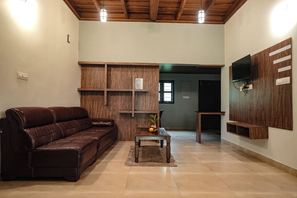 Family Double Room, Balcony, Garden View | Living area
