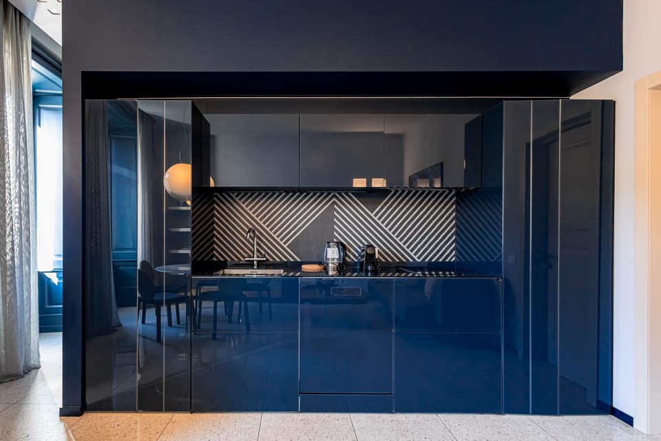 Apartment, City View | Private kitchen | Full-size fridge, microwave, stovetop, dishwasher