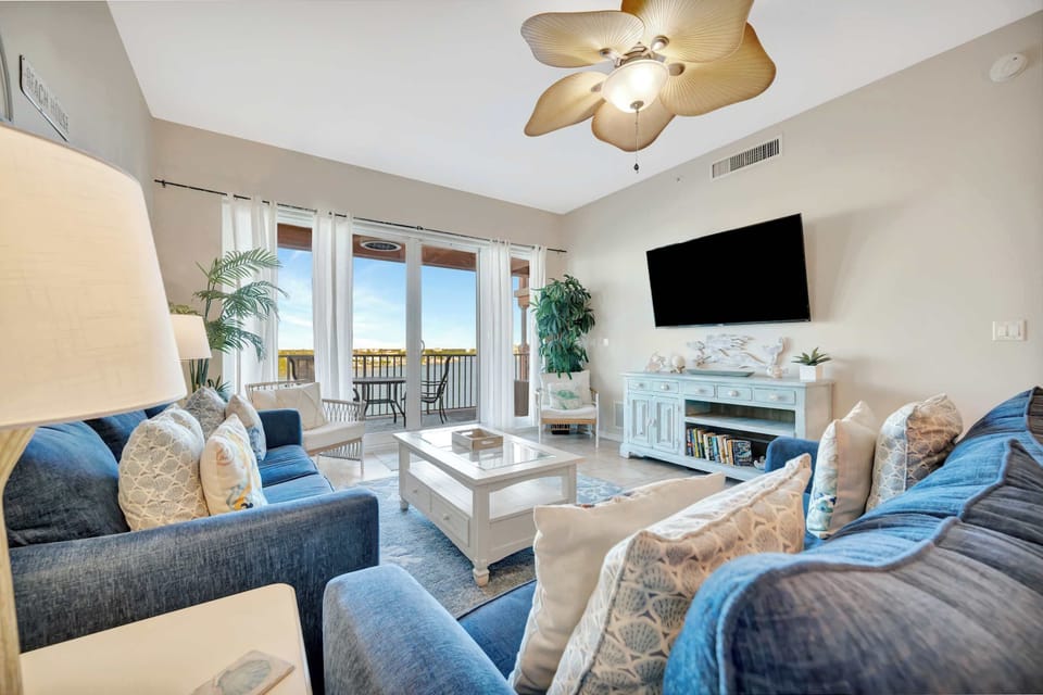 Salty air, zero cares. Step onto the balcony!