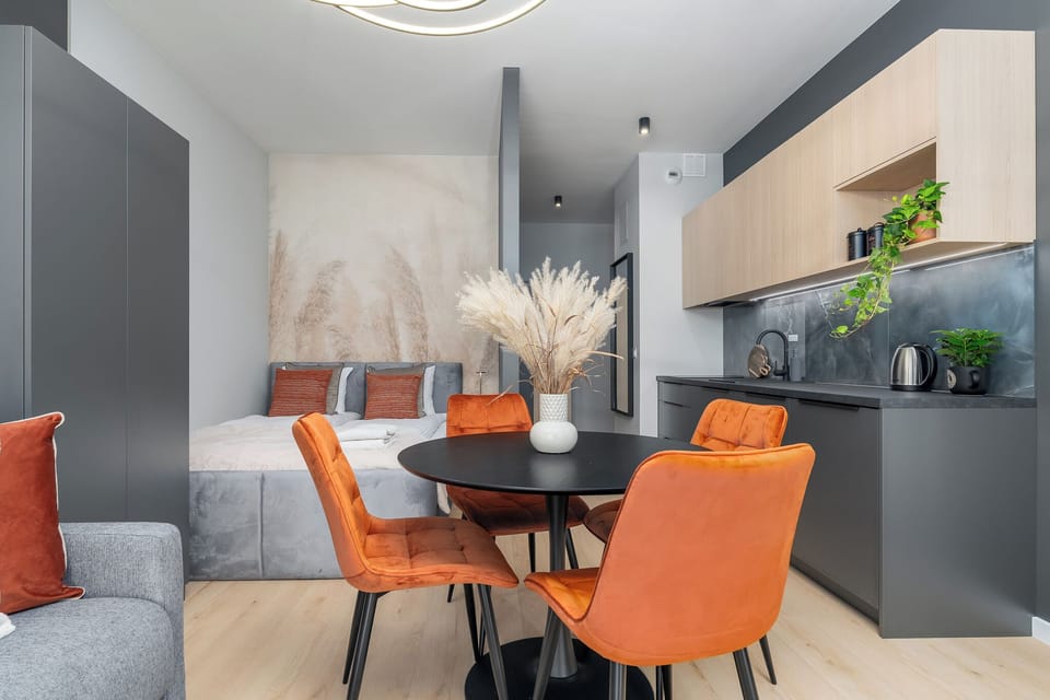 Classic Studio Suite, Balcony | Iron/ironing board, cribs/infant beds, free WiFi, bed sheets