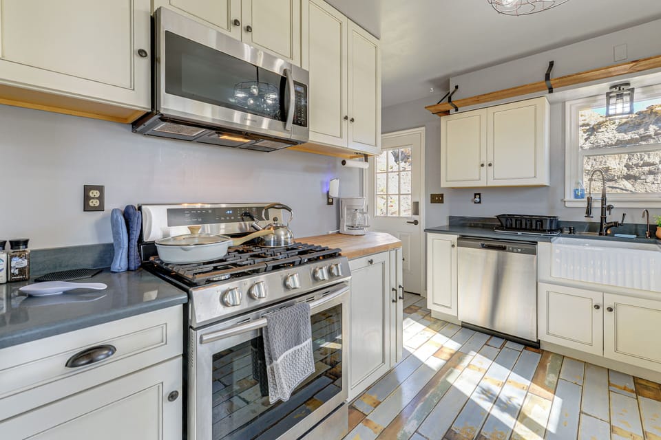 House (2 Bedrooms) | Interior