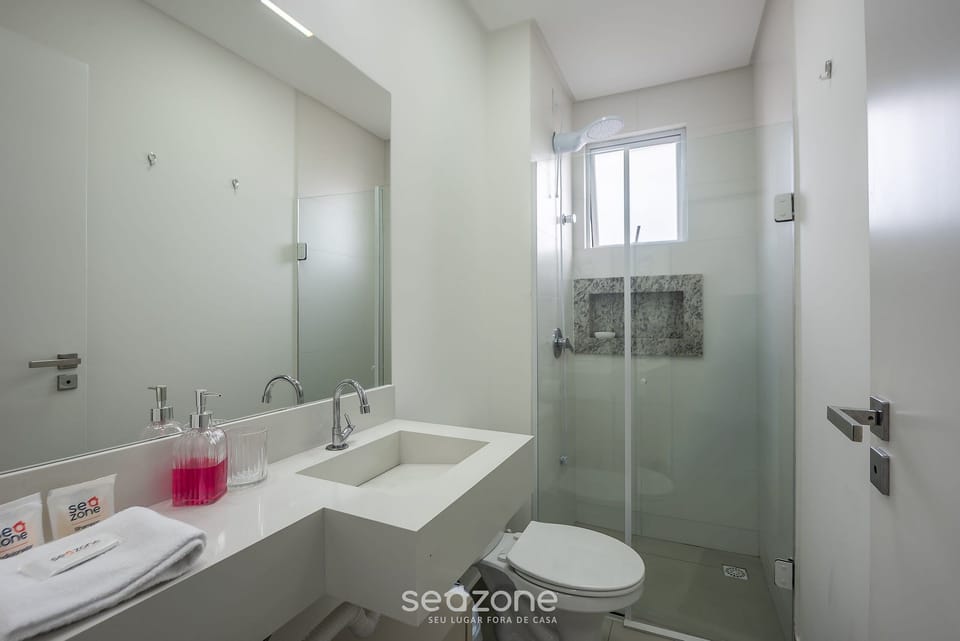 Basic Apartment | Bathroom | Free toiletries