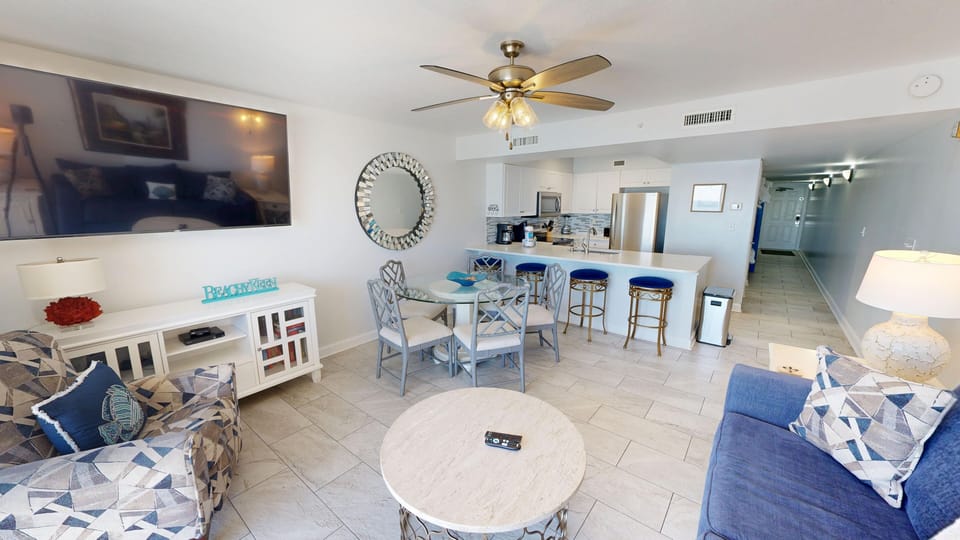 Condo, 2 Bedrooms | Living area | Smart TV