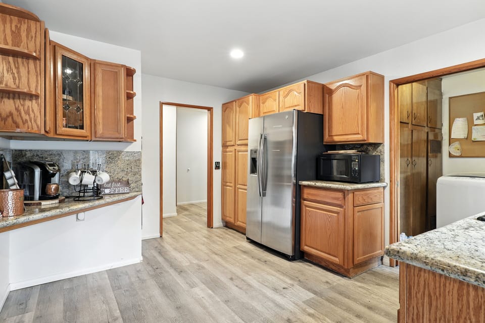 Cabin, 3 Bedrooms | Private kitchen | Coffee/tea maker, fridge, oven