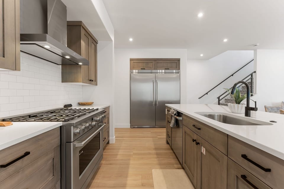 House, 5 Bedrooms | Private kitchen | Fridge, oven, coffee/tea maker, toaster