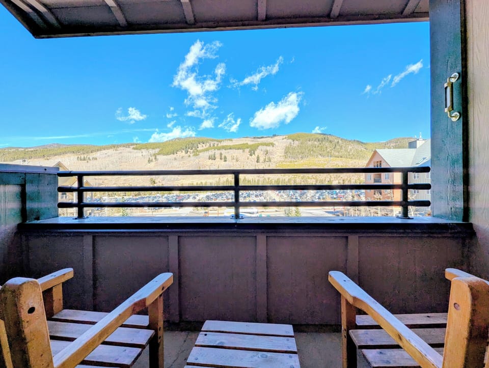 Private balcony with mountain views