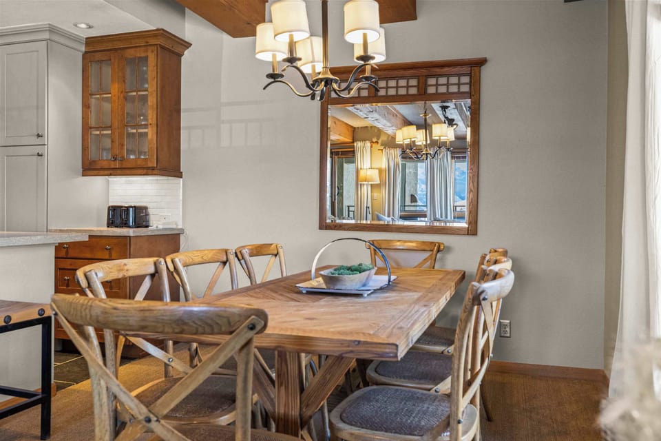 【Dining Table】Seats 6 — same table, party of 4 or party of 6 | Listed with @BookTraverse