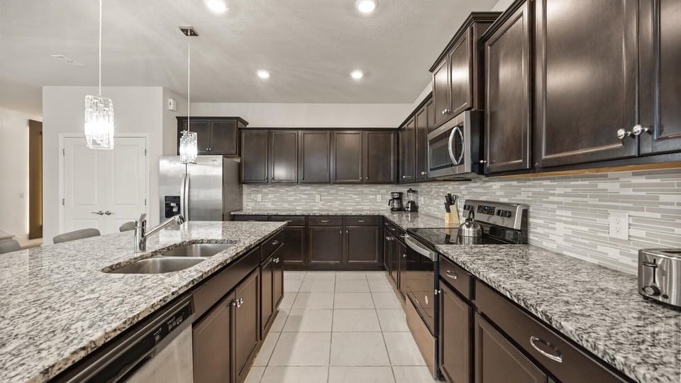 Gourmet kitchen with centred island